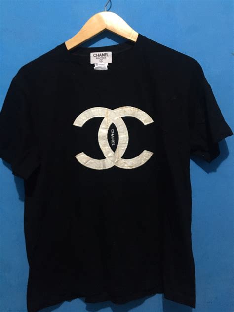 chanel t shirt vintage heren|chanel white pocket shirt.